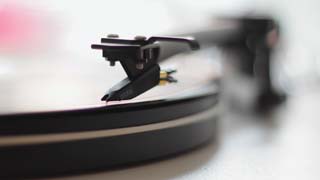 Dare realismo a un coro virtuale